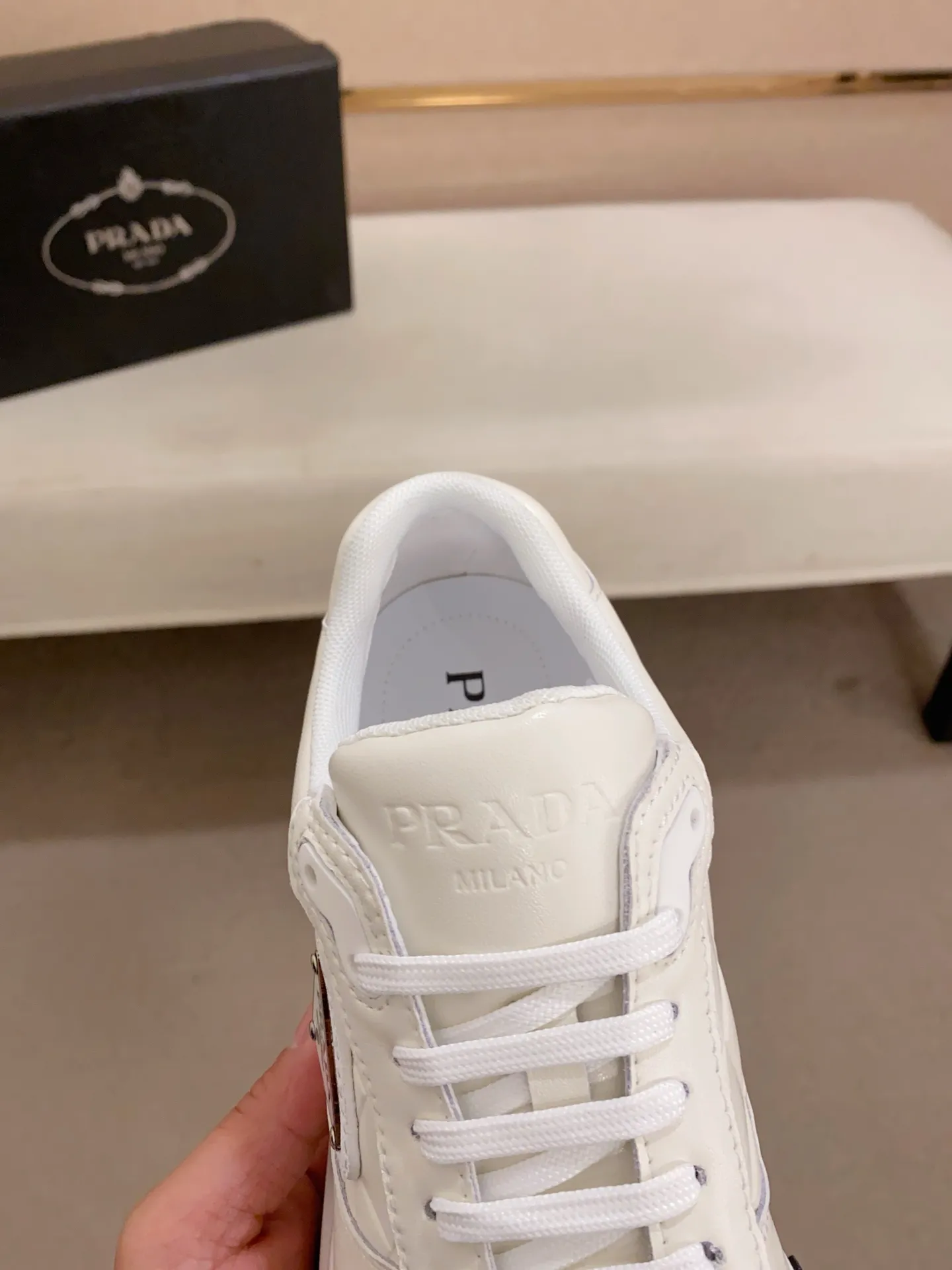 Men's shoes 💰: 500💰 [Prada～Prada] Trendy new styles are on the market. Same style as the official website. Counter quality. Original matching. [Strong] [Strong] Selected first-layer cowhide fabric. Comfortable and breathable sheepskin lining, fine workmanship, upper layer made of 100% pure cowhide, original last shape, comfortable on the feet, shoe sizes 38 to 44